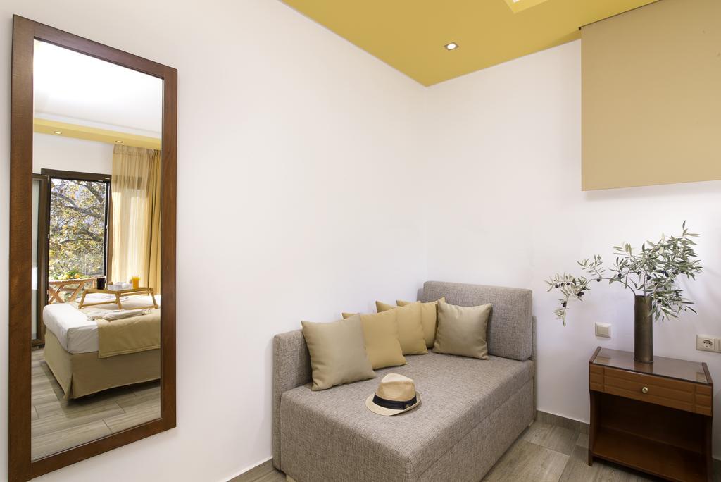 Studios Apartments Irini Patira Apartment